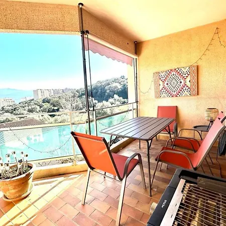 Luminous T3 In The Heights Of Apartmán